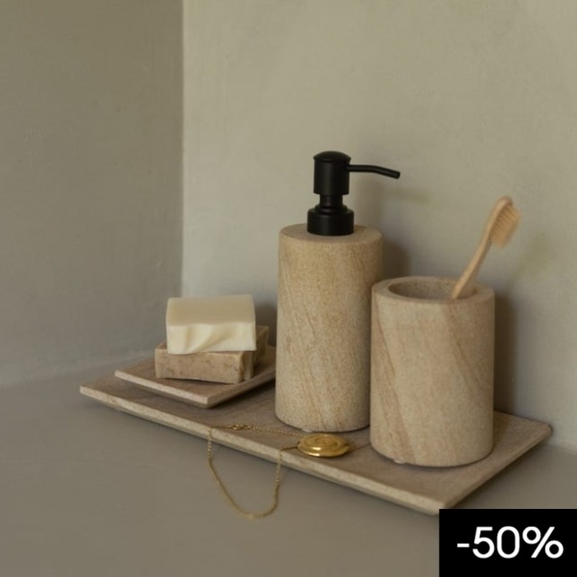 Kylpyhuonetarvikkeita