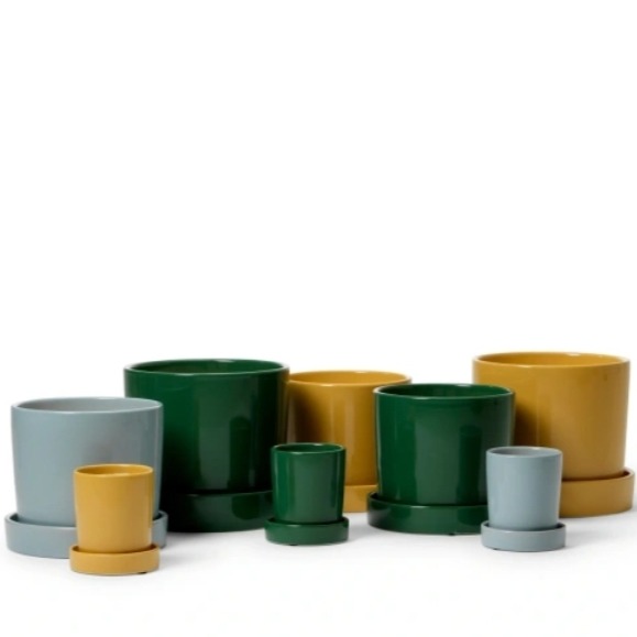 Kiviruukut aluslautasella