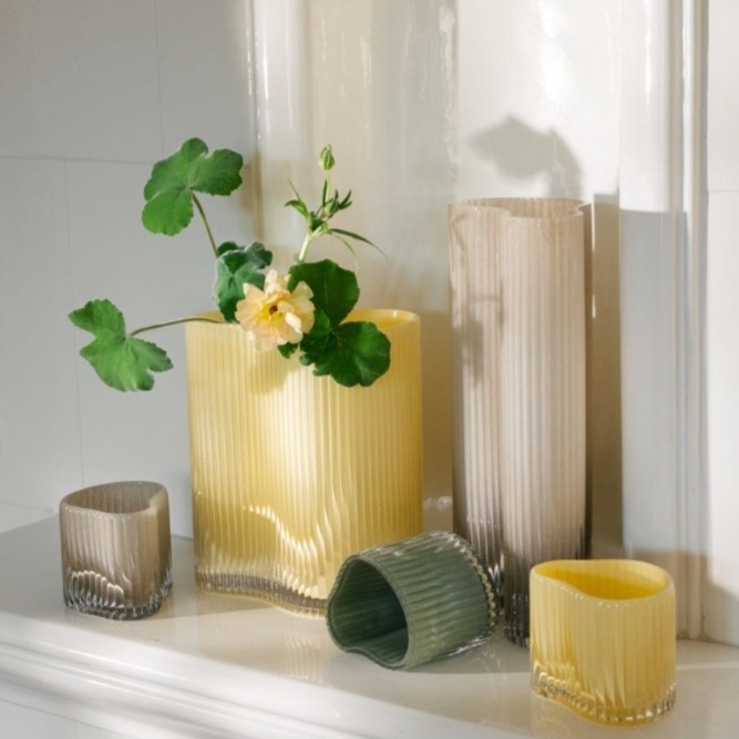 Valitut maljakot & lyhdyt