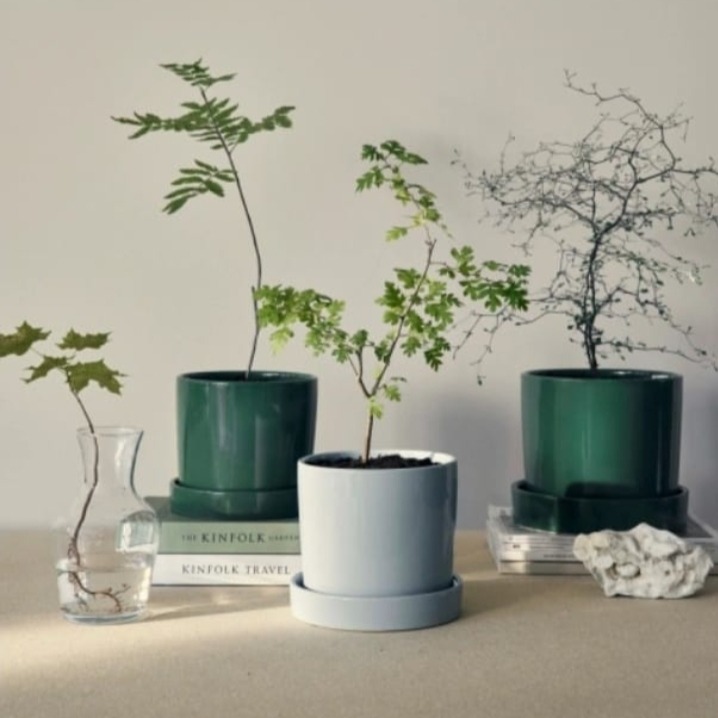 Kiviruukut aluslautasella