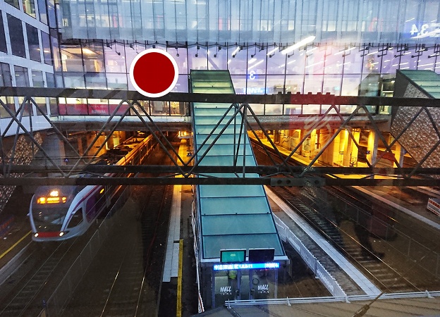 Passikuvat ja digikuvat heti mukaan!